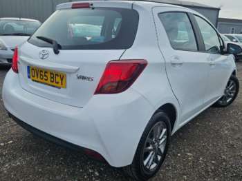 Used Toyota Yaris 2015 for sale - 74819305: Photo