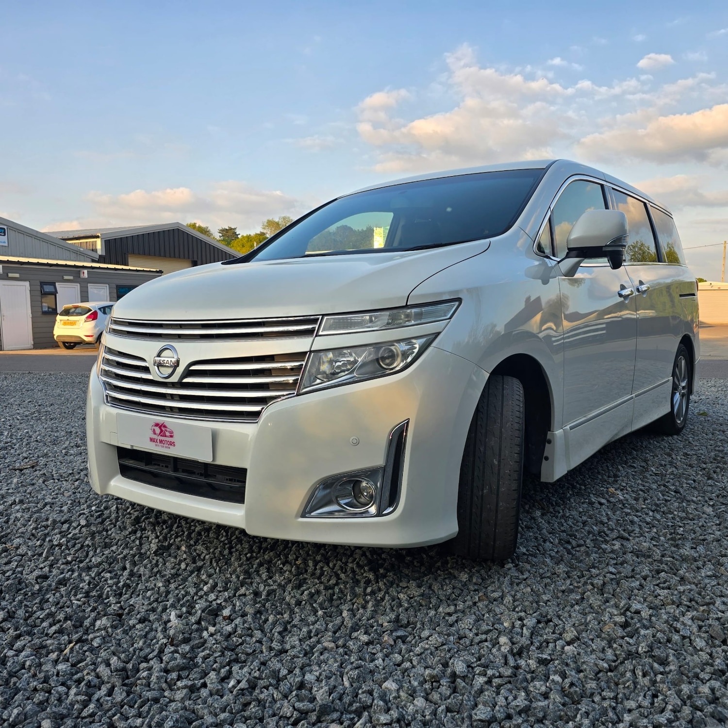 Used Nissan Elgrand 2025 for sale - 76199617: Photo 2