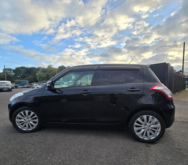 Used Suzuki Swift 2012 for sale - 76199633: Photo 4