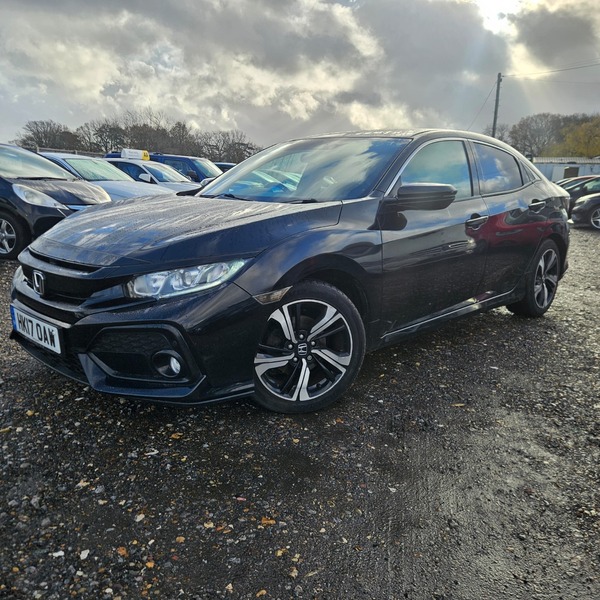 Used Honda Civic 2017 for sale - 76980092: Photo 2
