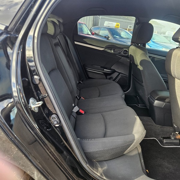 Used Honda Civic 2017 for sale - 76980092: Photo 6