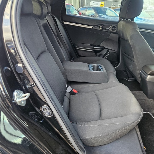 Used Honda Civic 2017 for sale - 76980092: Photo 7