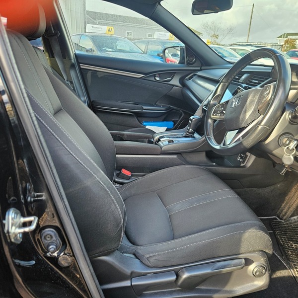 Used Honda Civic 2017 for sale - 76980092: Photo 8