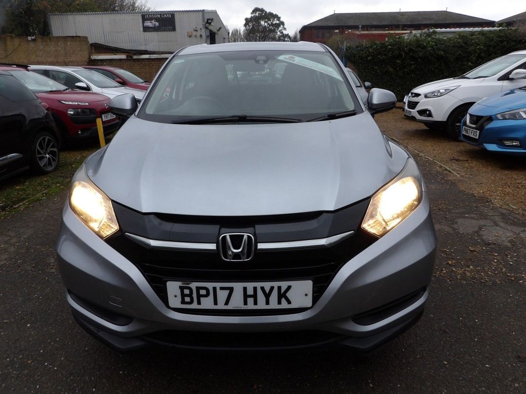 Used Honda HR-V 2017 for sale - 76535907: Photo 2