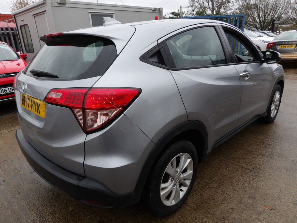 Used Honda HR-V 2017 for sale - 76535907: Photo 6