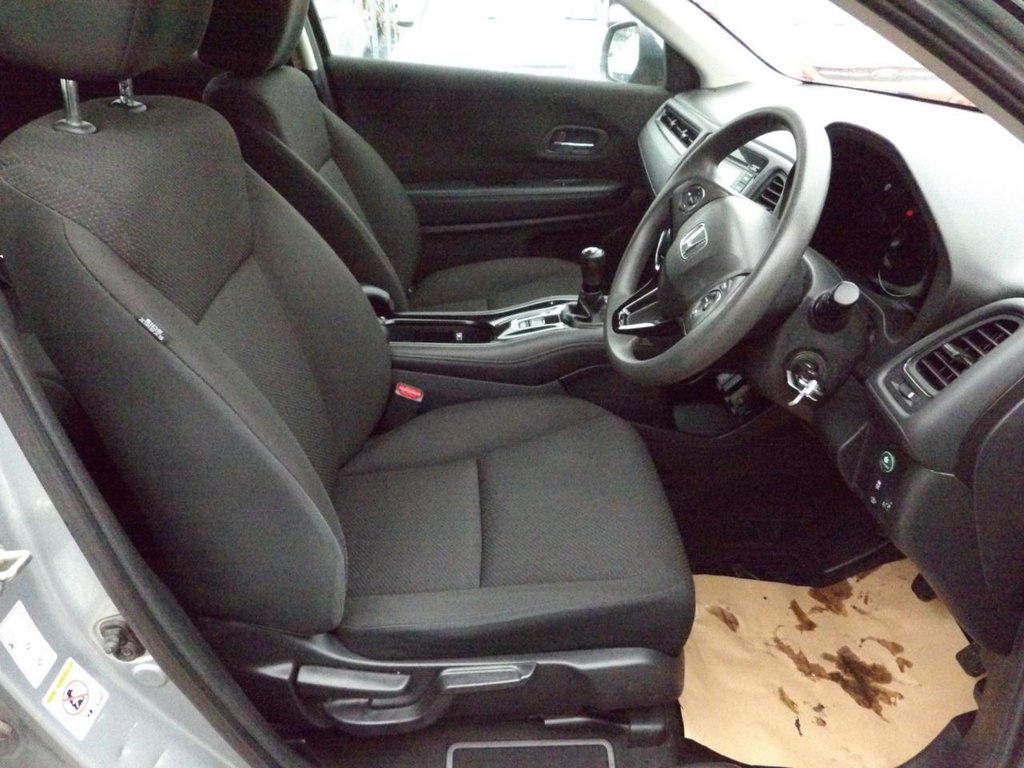 Used Honda HR-V 2017 for sale - 76535907: Photo 8