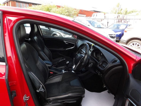 Used Volvo V40 2015 for sale - 74783837: Photo 10