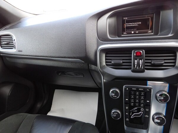 Used Volvo V40 2015 for sale - 74783837: Photo 17