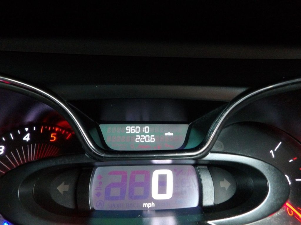 Used Renault Captur 2016 for sale - 77342122: Photo 15