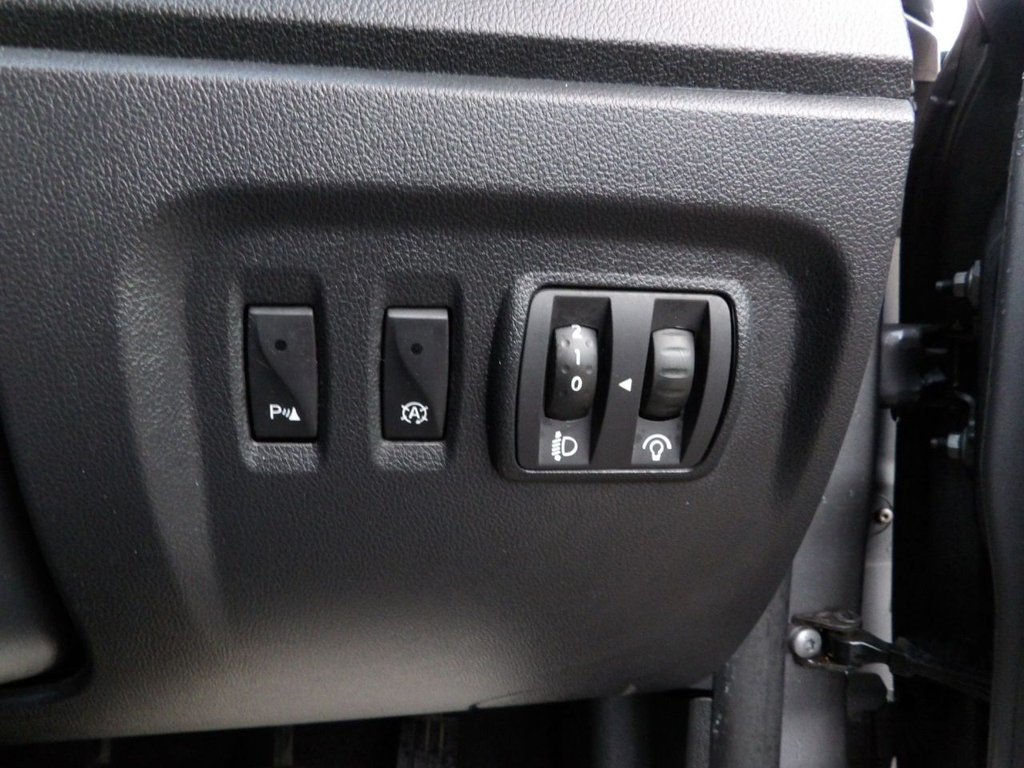 Used Renault Captur 2016 for sale - 77342122: Photo 17