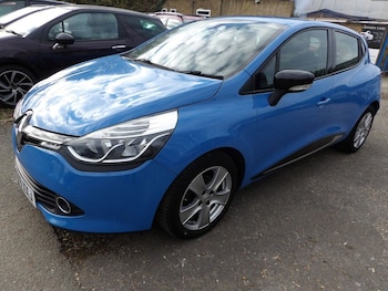 Used Renault Clio 2016 for sale - 76570341: Photo