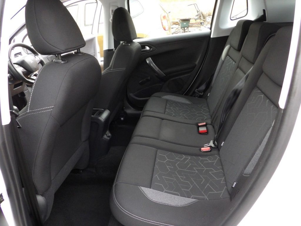 Used Peugeot 2008 2016 for sale - 76535996: Photo 11