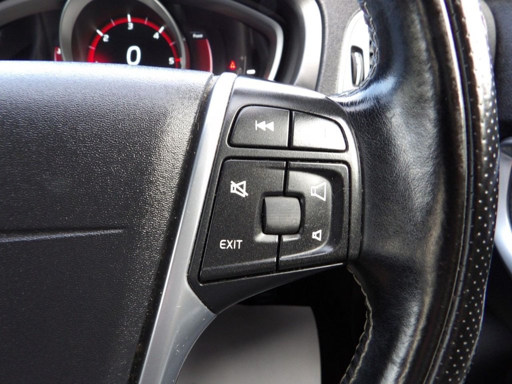 Used Volvo V40 2015 for sale - 77072544: Photo 16