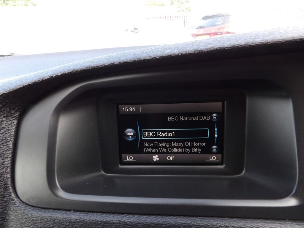 Used Volvo V40 2015 for sale - 77072544: Photo 19