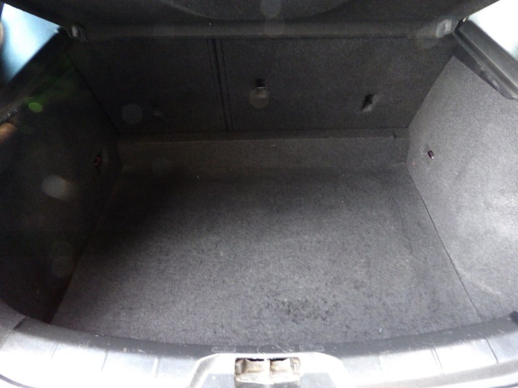 Used Volvo V40 2015 for sale - 77072544: Photo 21