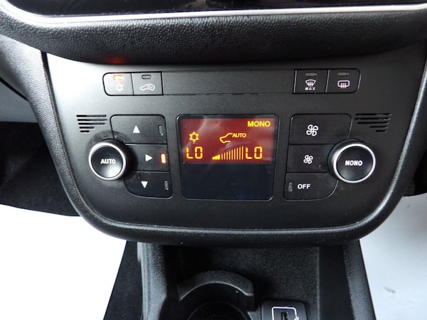 Used Fiat Punto 2016 for sale - 74552507: Photo 11