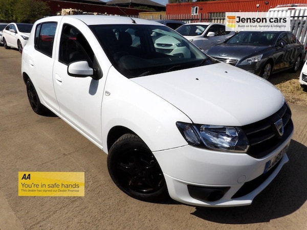 Used Dacia Sandero 2015 for sale - 75207003: Photo 1