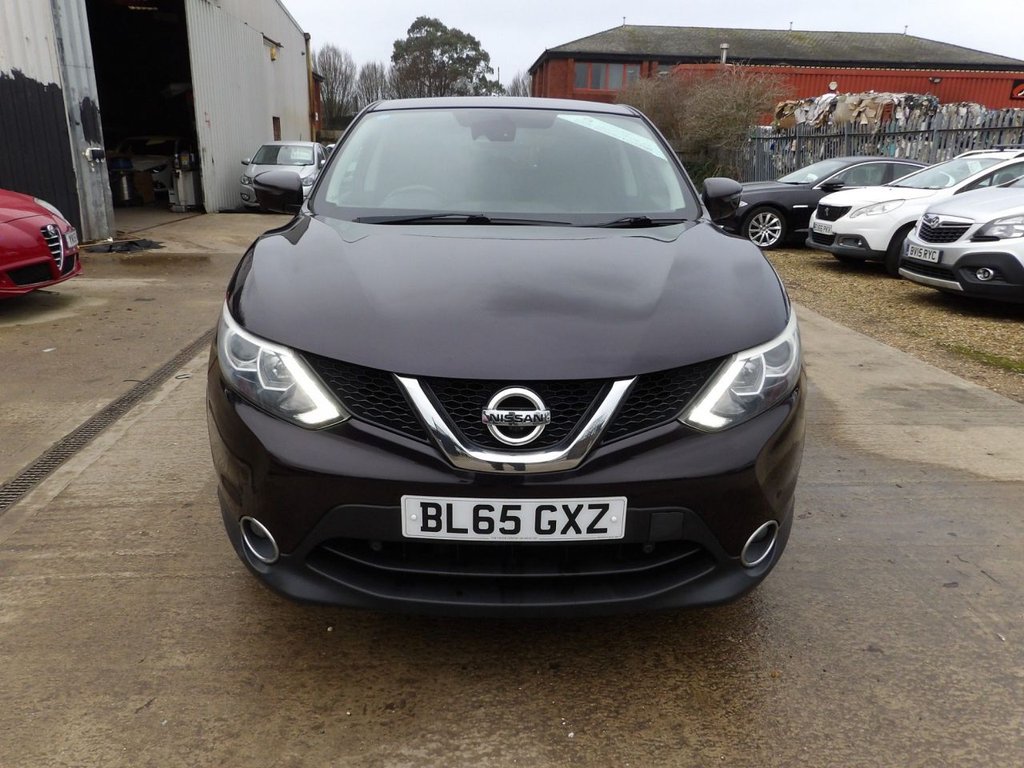 Used Nissan Qashqai 2015 for sale - 77342114: Photo 2