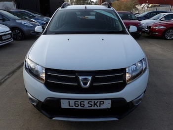 Used Dacia Sandero Stepway 2015 for sale - 77748793: Photo