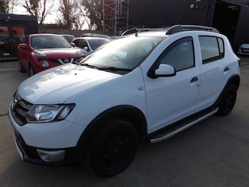 Used Dacia Sandero Stepway 2015 for sale - 77748793: Photo