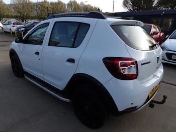 Used Dacia Sandero Stepway 2015 for sale - 77748793: Photo
