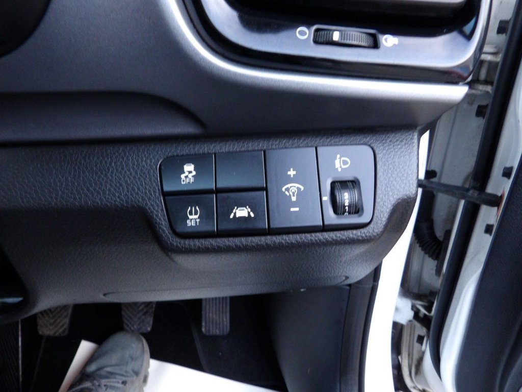 Used Kia Stonic 2019 for sale - 76617855: Photo 23