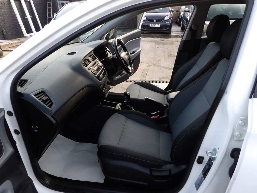 Used Hyundai i20 2015 for sale - 77667647: Photo 17