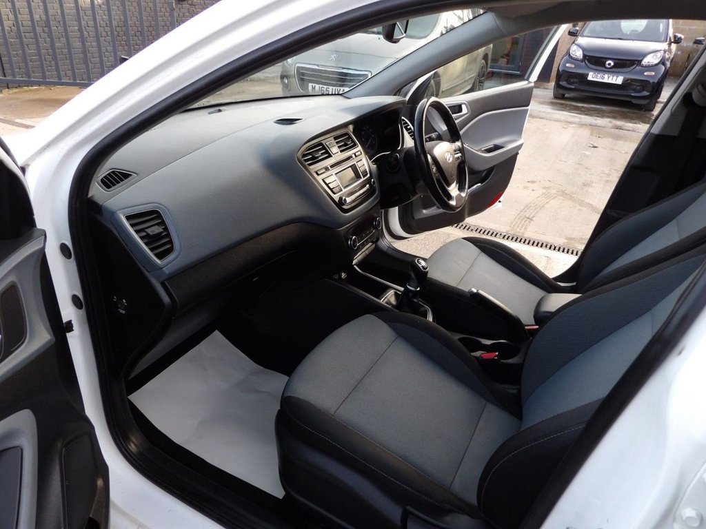 Used Hyundai i20 2015 for sale - 77667647: Photo 18