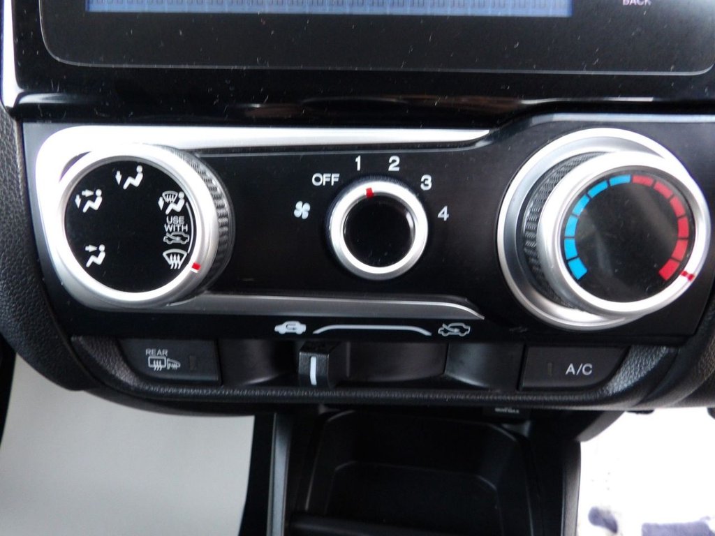 Used Honda Jazz 2016 for sale - 76848292: Photo 12