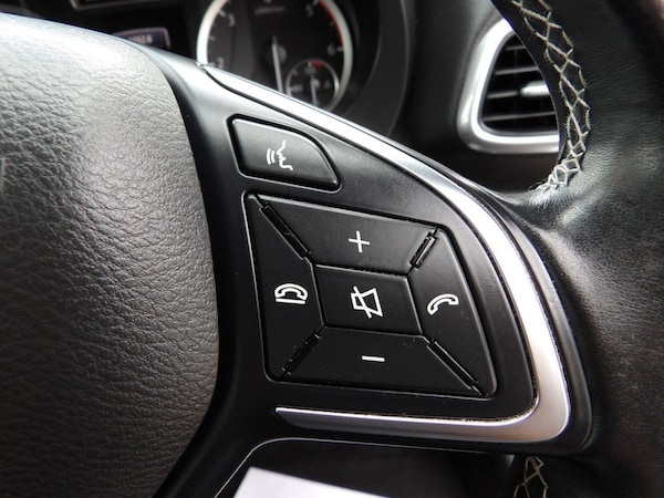Used Infiniti Q30 2016 for sale - 75703432: Photo 11