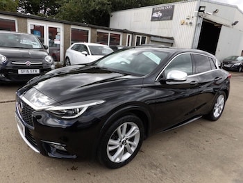 Used Infiniti Q30 2016 for sale - 75703432: Photo