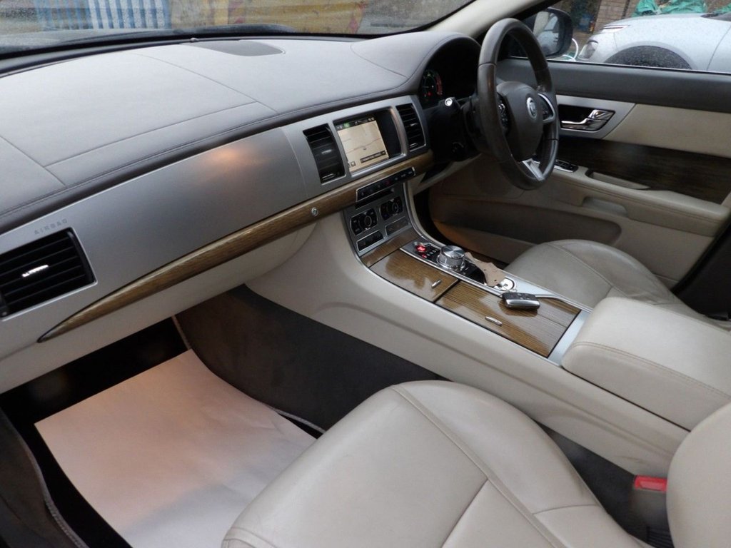 Used Jaguar XF 2013 for sale - 76665570: Photo 6