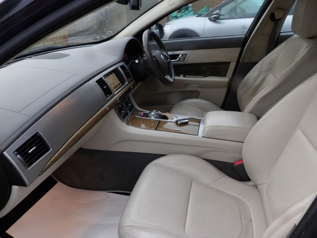 Used Jaguar XF 2013 for sale - 76665570: Photo 8