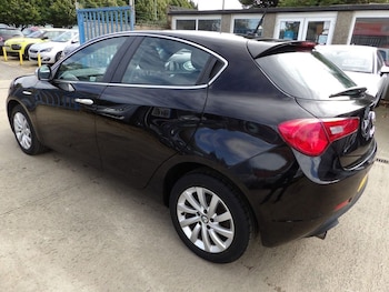 Used Alfa Romeo Giulietta 2015 for sale - 75947608: Photo