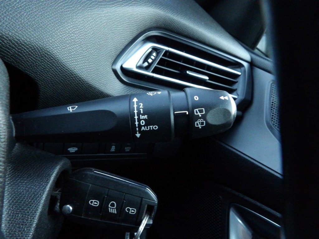 Used Peugeot 308 2015 for sale - 76848295: Photo 25