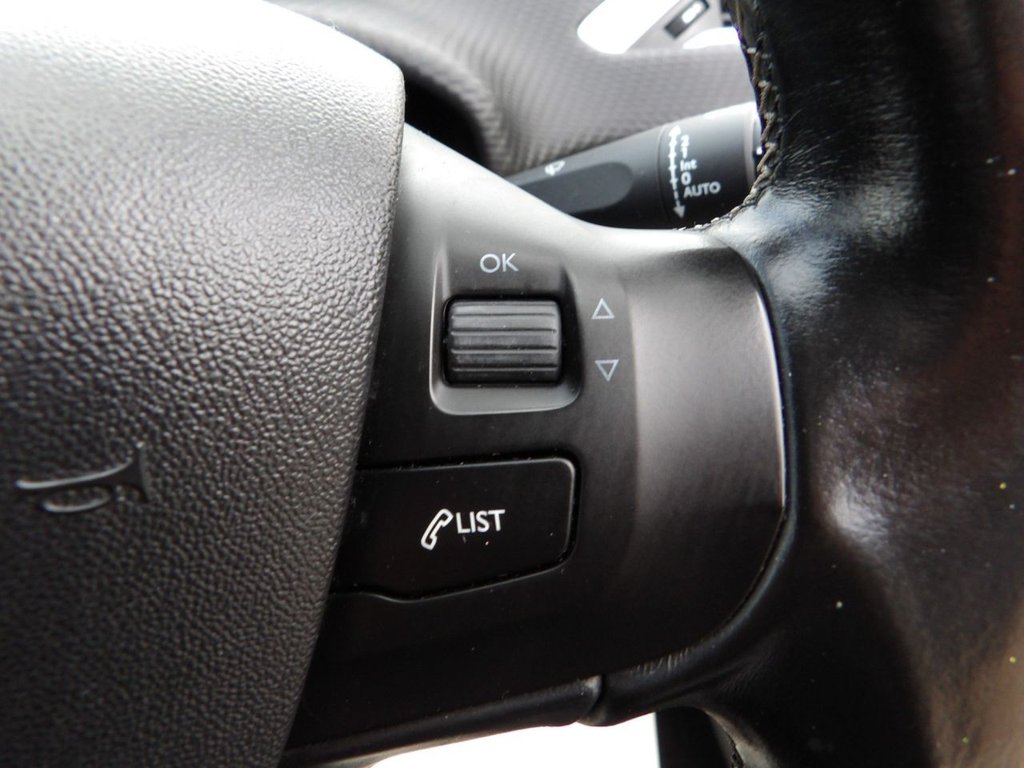 Used Peugeot 208 2015 for sale - 77642993: Photo 20