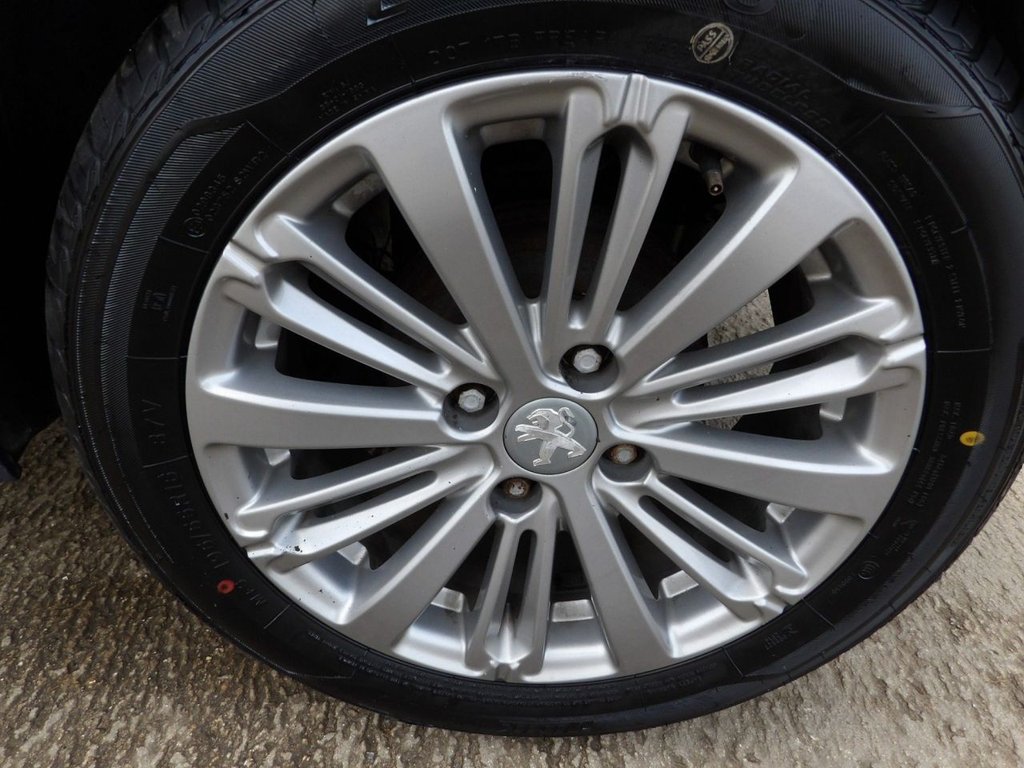 Used Peugeot 208 2015 for sale - 77642993: Photo 25