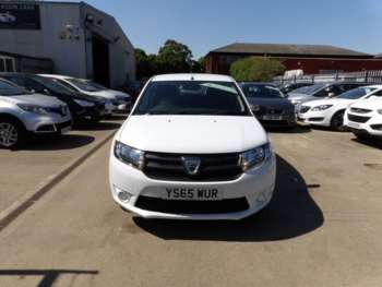 Used Dacia Sandero 2016 for sale - 74784002: Photo
