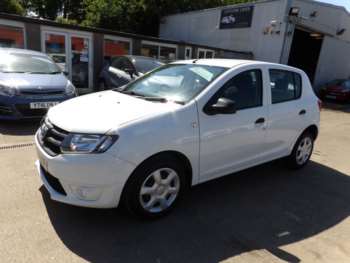 Used Dacia Sandero 2016 for sale - 74784002: Photo