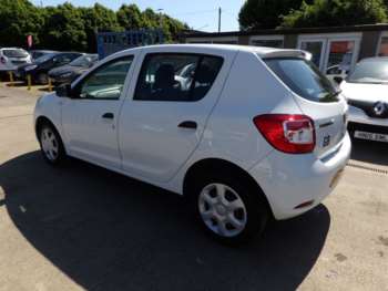 Used Dacia Sandero 2016 for sale - 74784002: Photo