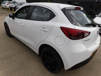 Used Mazda Mazda2 2016 for sale - 78256996: Photo