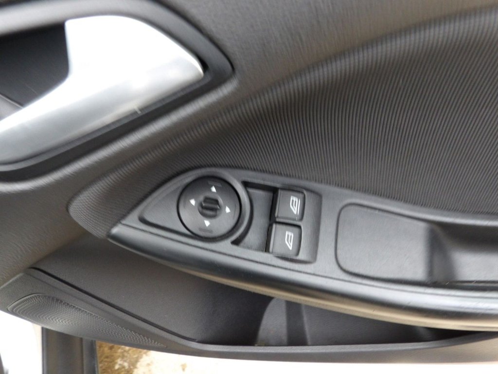 Used Ford Focus 2014 for sale - 77680938: Photo 12