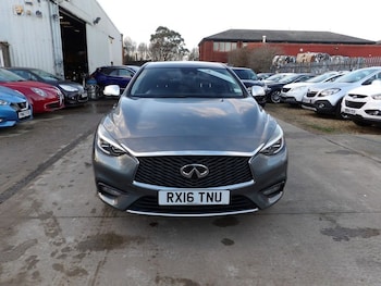 Used Infiniti Q30 2016 for sale - 76900968: Photo