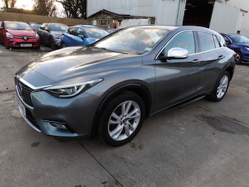 Used Infiniti Q30 2016 for sale - 76900968: Photo