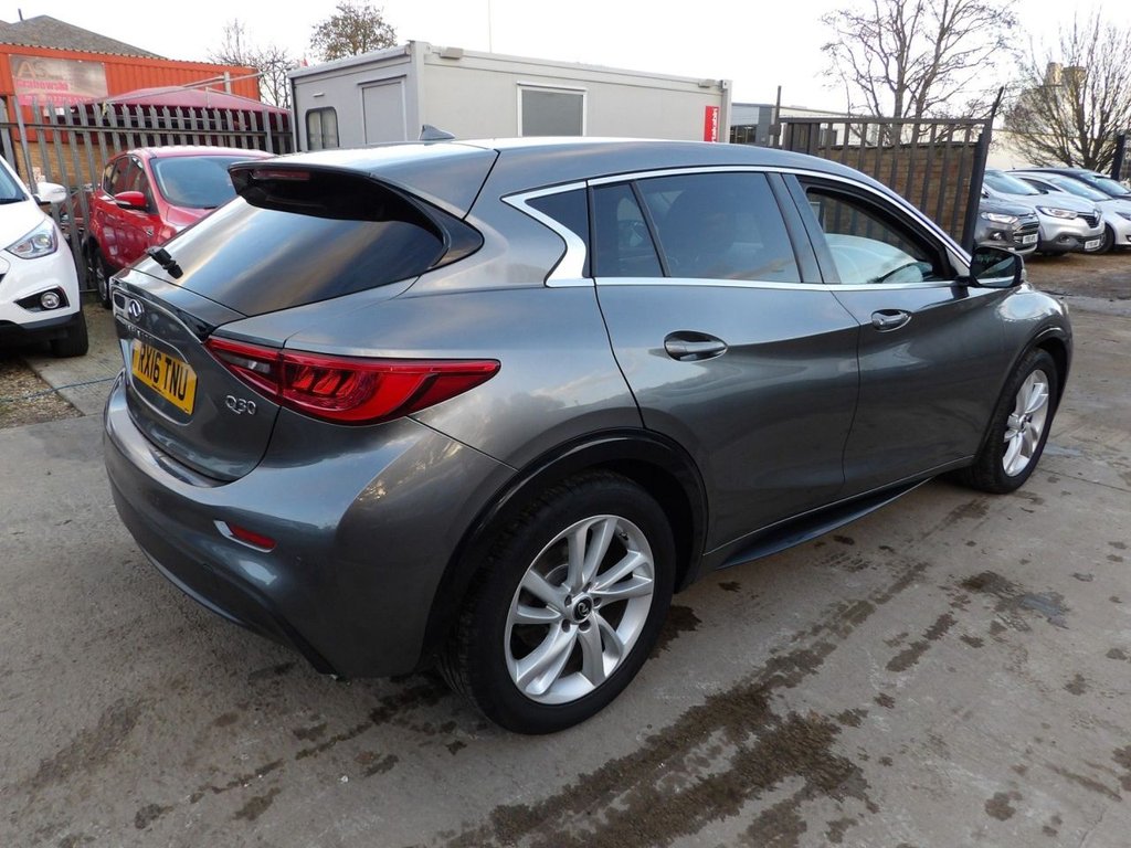 Used Infiniti Q30 2016 for sale - 76900968: Photo 6