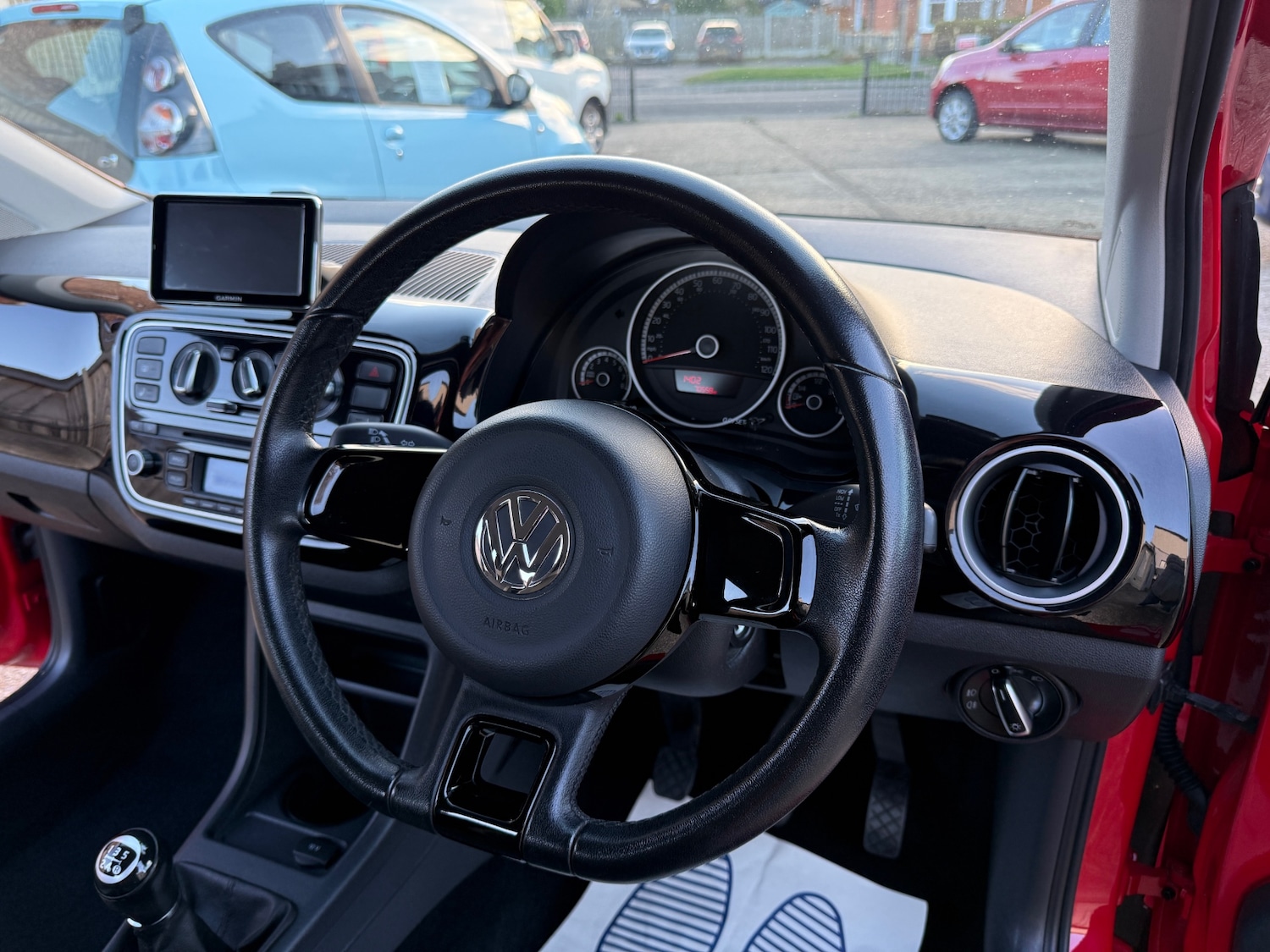 Used Volkswagen up! 2013 for sale - 77140570: Photo 8