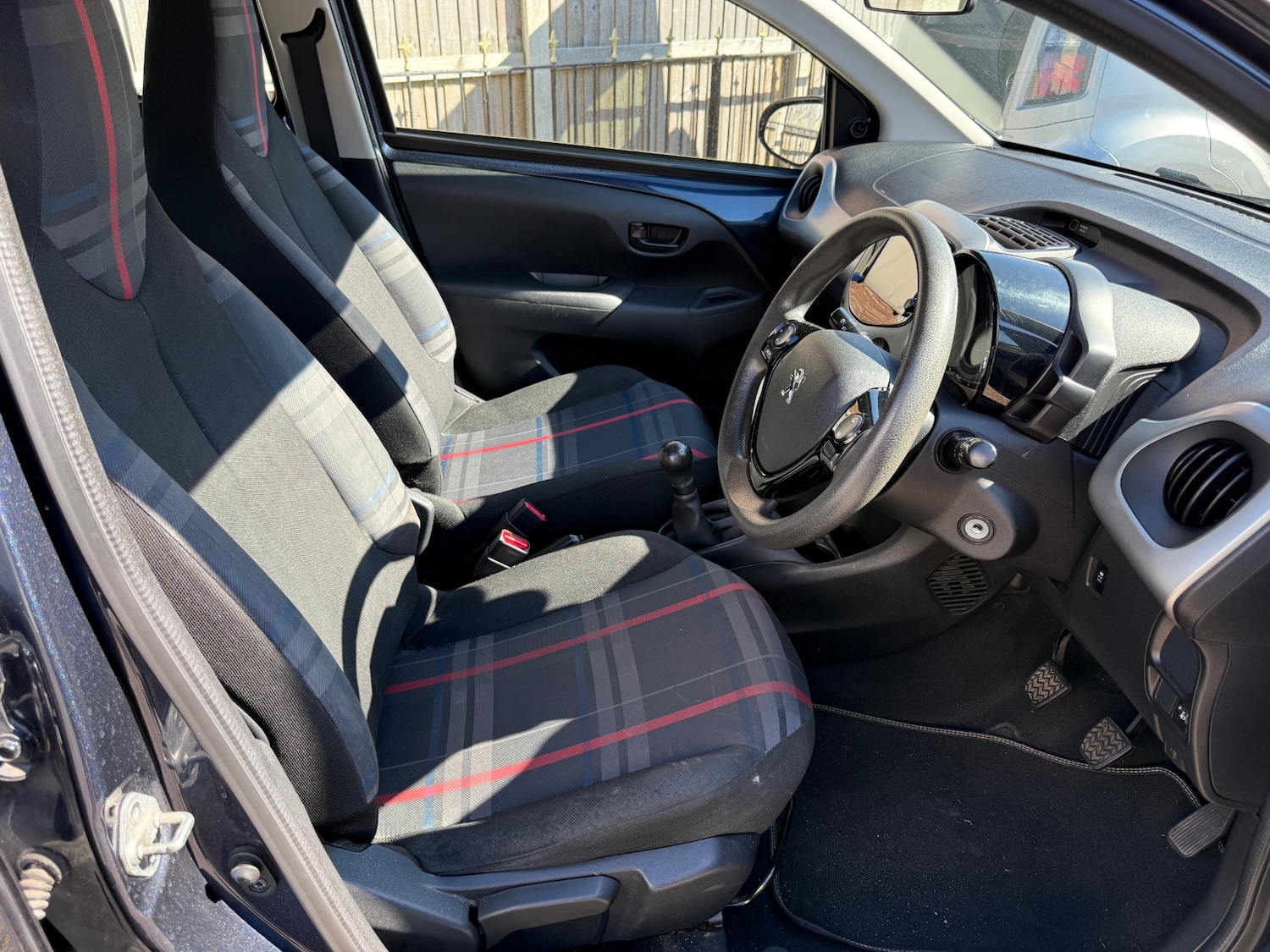 Used Peugeot 108 2015 for sale - 78176156: Photo 4