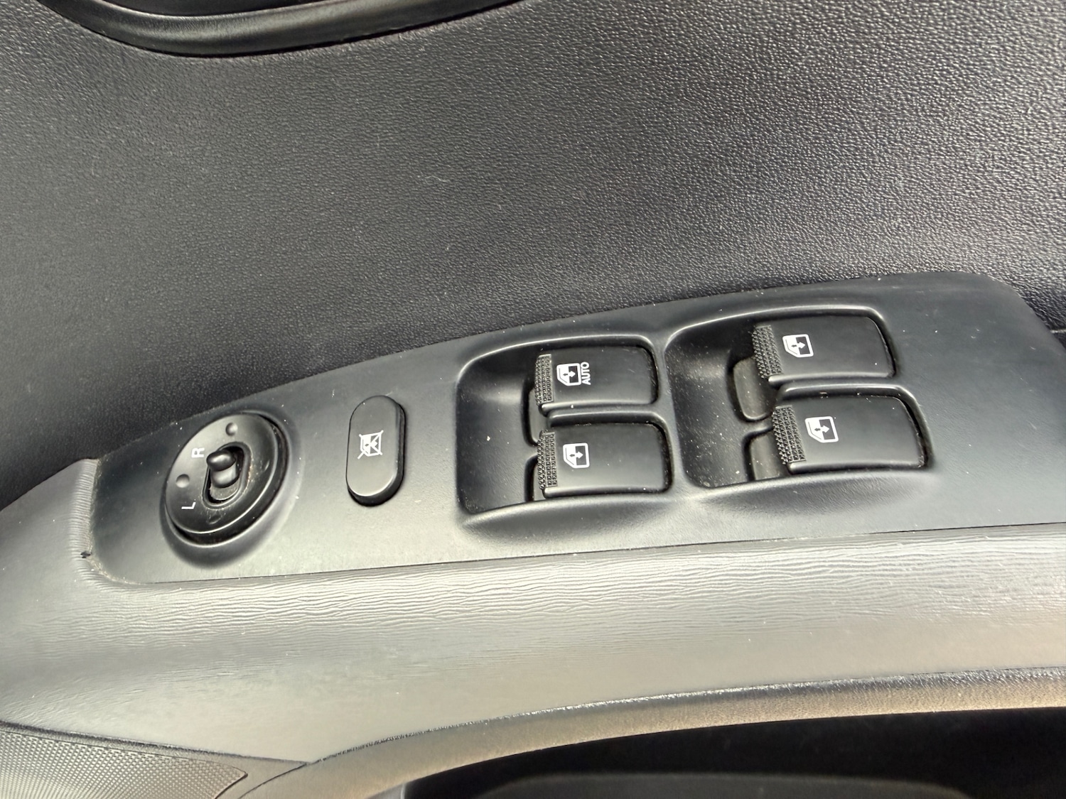 Used Hyundai i10 2011 for sale - 77890262: Photo 11