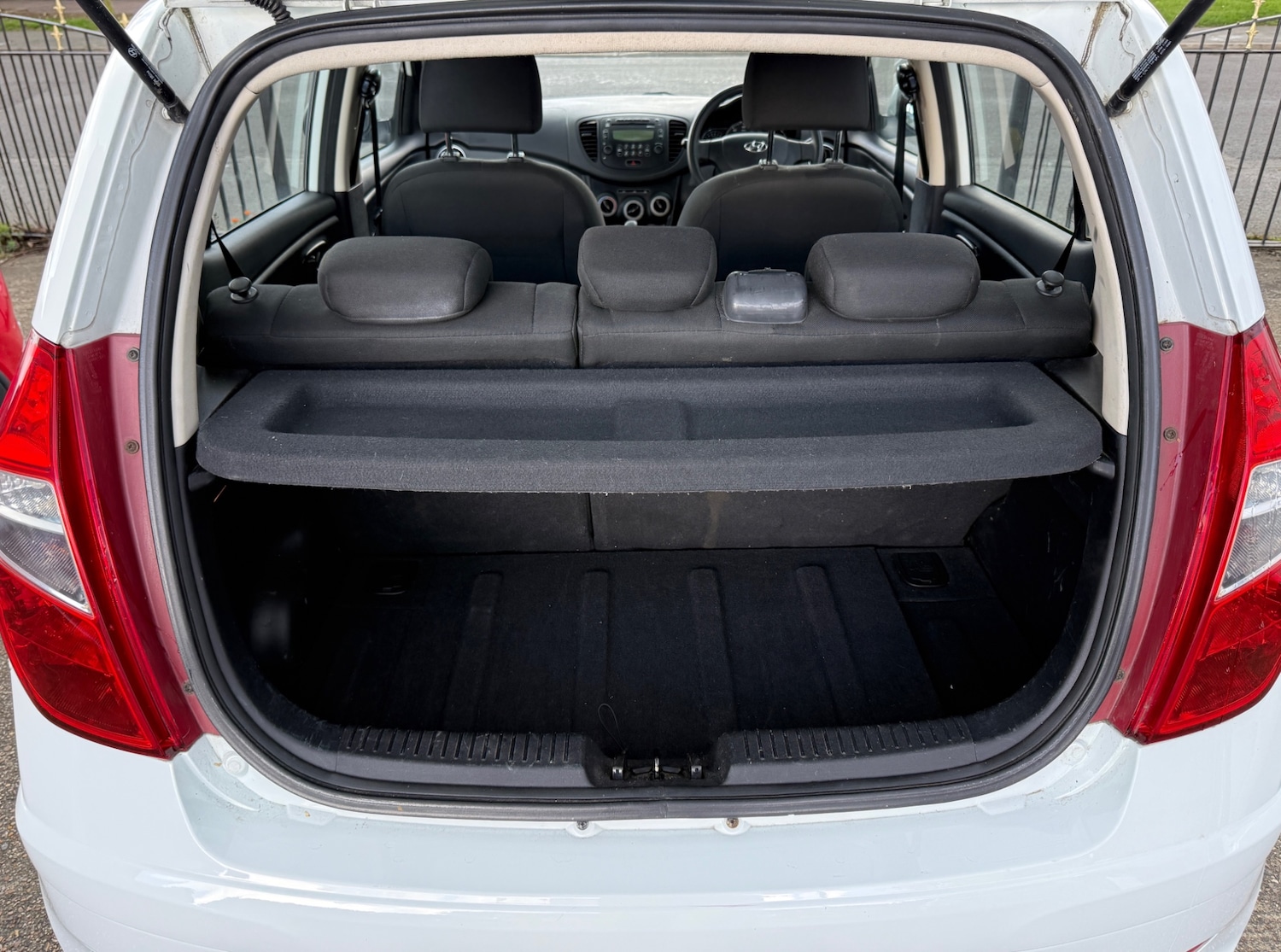 Used Hyundai i10 2011 for sale - 77890262: Photo 16