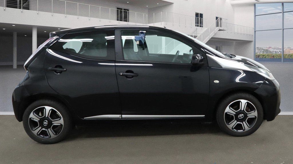 Used Toyota AYGO 2015 for sale - 76113985: Photo 5